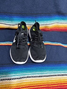 Nike Black and White Lightweight Running Sneakers